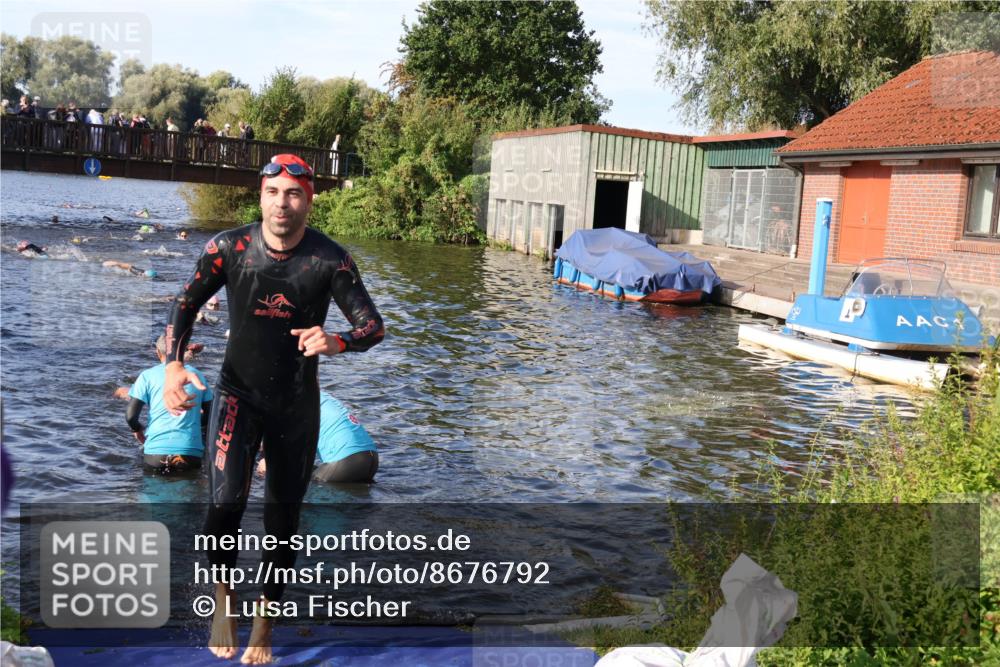 31.08.2025 - Elbe Triathlon Hamburg Luisa Fischer http://msf.ph/oto/8676792 31.08.2025 09:10:56 Schwimmen 428, 595, 648 meine-sportfotos.de