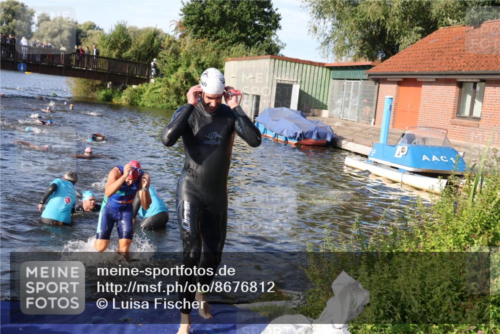 31.08.2025 - Elbe Triathlon Hamburg Luisa Fischer http://msf.ph/oto/8676812 31.08.2025 09:11:03 Schwimmen 428, 557, 574, 648 meine-sportfotos.de