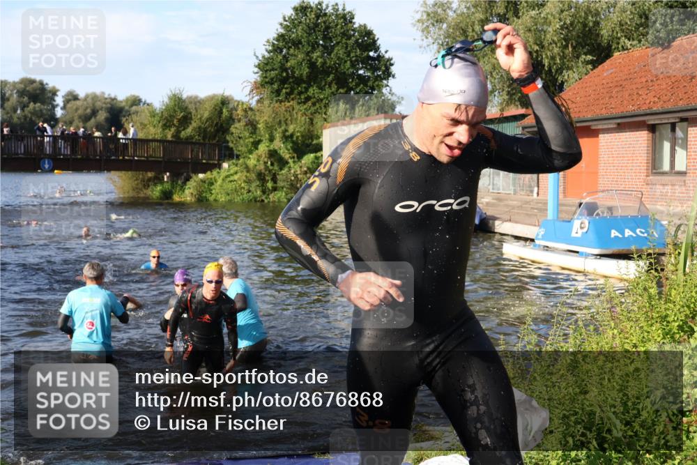 31.08.2025 - Elbe Triathlon Hamburg Luisa Fischer http://msf.ph/oto/8676868 31.08.2025 09:11:39 Schwimmen 575, 614, 616, 652, 656 meine-sportfotos.de