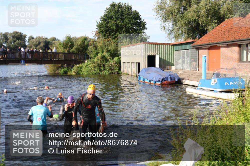 31.08.2025 - Elbe Triathlon Hamburg Luisa Fischer http://msf.ph/oto/8676874 31.08.2025 09:11:40 Schwimmen 575, 614, 616, 652, 656 meine-sportfotos.de