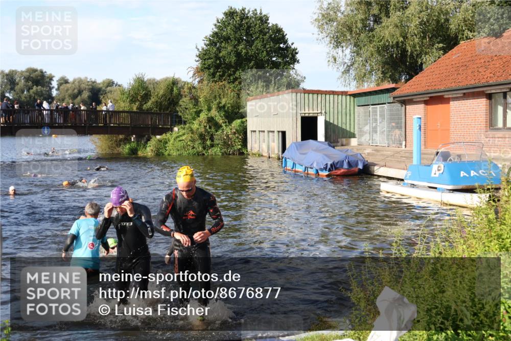 31.08.2025 - Elbe Triathlon Hamburg Luisa Fischer http://msf.ph/oto/8676877 31.08.2025 09:11:41 Schwimmen 575, 614, 616, 653, 656 meine-sportfotos.de