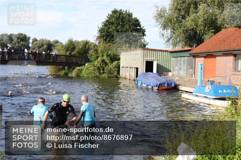 31.08.2025 - Elbe Triathlon Hamburg Luisa Fischer http://msf.ph/oto/8676897 31.08.2025 09:11:45 Schwimmen 575, 616, 653, 656 meine-sportfotos.de