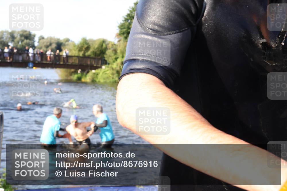 31.08.2025 - Elbe Triathlon Hamburg Luisa Fischer http://msf.ph/oto/8676916 31.08.2025 09:11:48 Schwimmen 438, 616, 653 meine-sportfotos.de