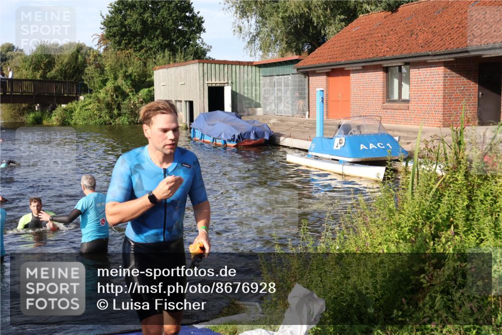 31.08.2025 - Elbe Triathlon Hamburg Luisa Fischer http://msf.ph/oto/8676928 31.08.2025 09:11:58 Schwimmen 438, 477, 568 meine-sportfotos.de