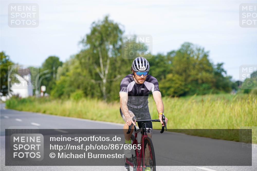 31.08.2025 - Elbe Triathlon Hamburg Michael Burmester http://msf.ph/oto/8676965 31.08.2025 10:26:16 Radfahren 699, 936, 1035 meine-sportfotos.de