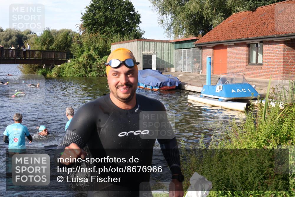 31.08.2025 - Elbe Triathlon Hamburg Luisa Fischer http://msf.ph/oto/8676966 31.08.2025 09:12:12 Schwimmen 525, 626, 639 meine-sportfotos.de