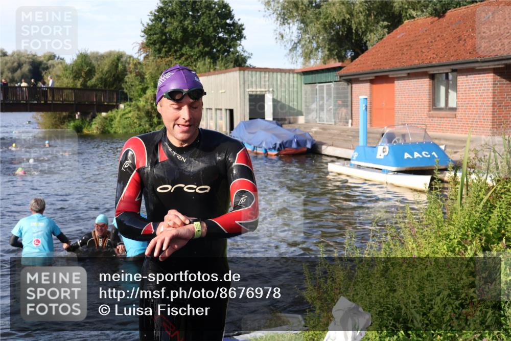 31.08.2025 - Elbe Triathlon Hamburg Luisa Fischer http://msf.ph/oto/8676978 31.08.2025 09:12:14 Schwimmen 525, 626, 639 meine-sportfotos.de