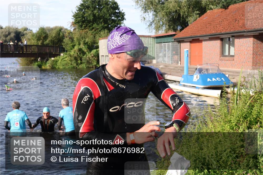 31.08.2025 - Elbe Triathlon Hamburg Luisa Fischer http://msf.ph/oto/8676982 31.08.2025 09:12:15 Schwimmen 525, 626, 639 meine-sportfotos.de