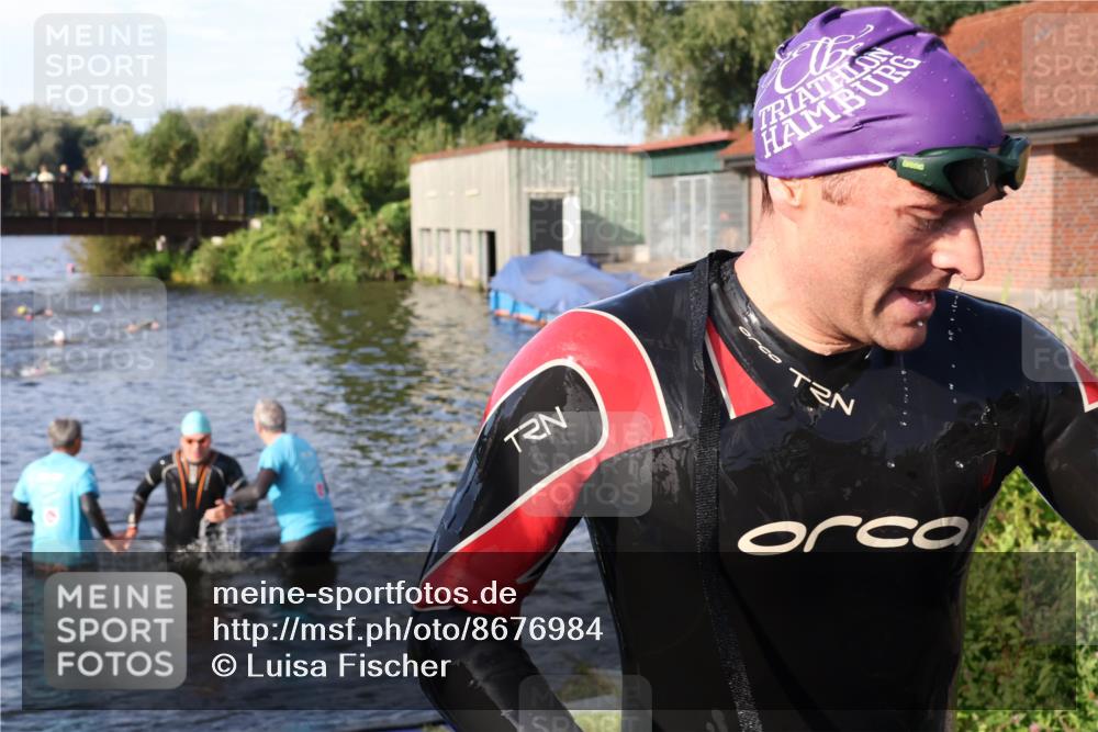 31.08.2025 - Elbe Triathlon Hamburg Luisa Fischer http://msf.ph/oto/8676984 31.08.2025 09:12:15 Schwimmen 525, 626, 639 meine-sportfotos.de