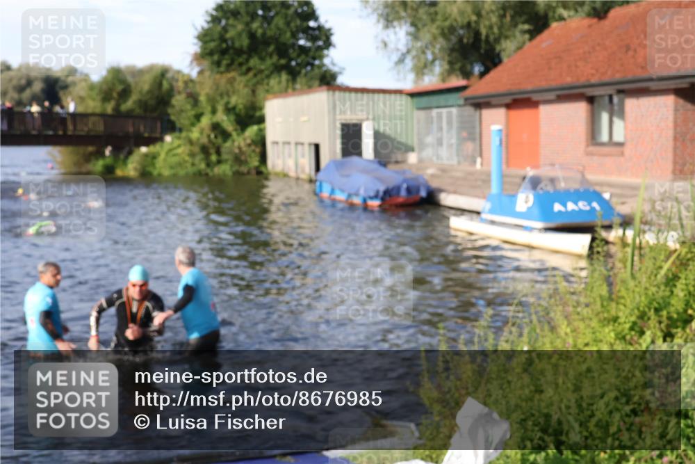 31.08.2025 - Elbe Triathlon Hamburg Luisa Fischer http://msf.ph/oto/8676985 31.08.2025 09:12:15 Schwimmen 525, 626, 639 meine-sportfotos.de