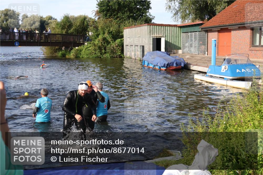 31.08.2025 - Elbe Triathlon Hamburg Luisa Fischer http://msf.ph/oto/8677014 31.08.2025 09:12:48 Schwimmen 461, 566, 642, 643 meine-sportfotos.de