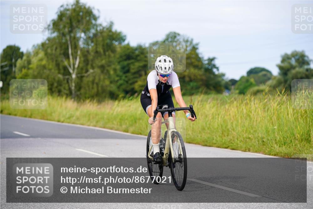 31.08.2025 - Elbe Triathlon Hamburg Michael Burmester http://msf.ph/oto/8677021 31.08.2025 10:26:37 Radfahren 785, 1010 meine-sportfotos.de