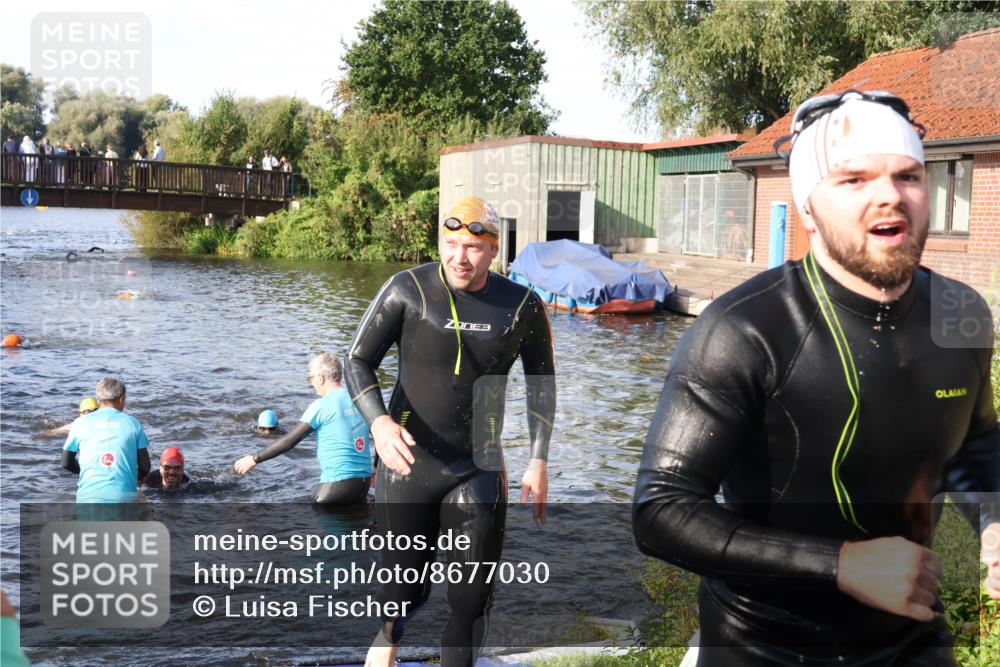 31.08.2025 - Elbe Triathlon Hamburg Luisa Fischer http://msf.ph/oto/8677030 31.08.2025 09:12:51 Schwimmen 461, 566, 615, 627, 642 meine-sportfotos.de