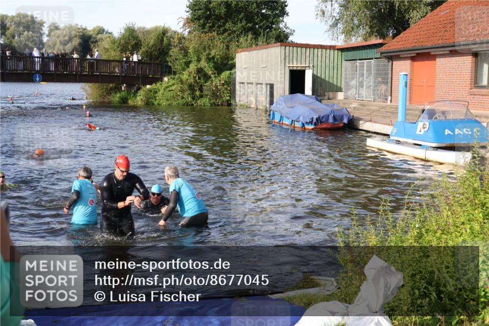 31.08.2025 - Elbe Triathlon Hamburg Luisa Fischer http://msf.ph/oto/8677045 31.08.2025 09:12:54 Schwimmen 566, 615, 623, 627, 642 meine-sportfotos.de