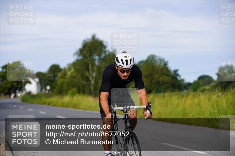 31.08.2025 - Elbe Triathlon Hamburg Michael Burmester http://msf.ph/oto/8677052 31.08.2025 10:26:52 Radfahren 801, 840, 987, 992, 1145 meine-sportfotos.de