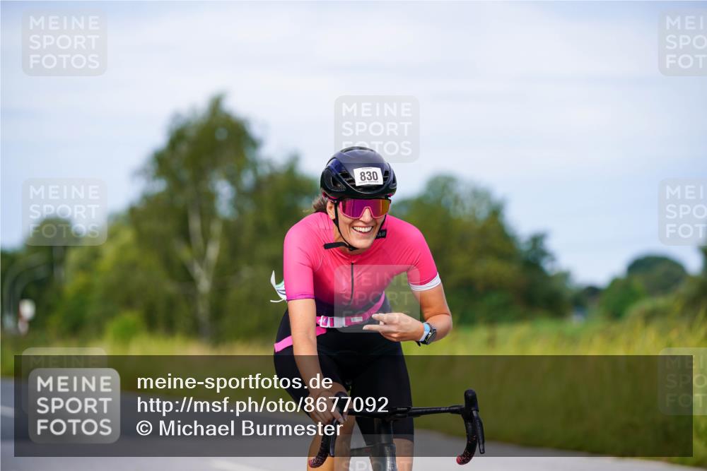 31.08.2025 - Elbe Triathlon Hamburg Michael Burmester http://msf.ph/oto/8677092 31.08.2025 10:27:02 Radfahren 830, 853, 993 meine-sportfotos.de