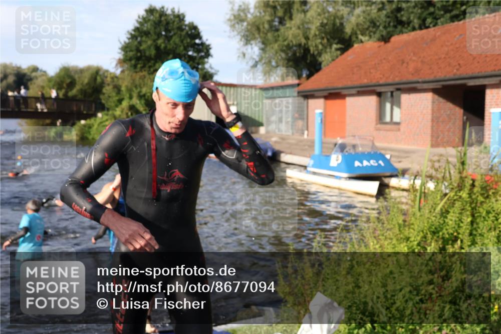 31.08.2025 - Elbe Triathlon Hamburg Luisa Fischer http://msf.ph/oto/8677094 31.08.2025 09:13:44 Schwimmen 624, 631, 753 meine-sportfotos.de