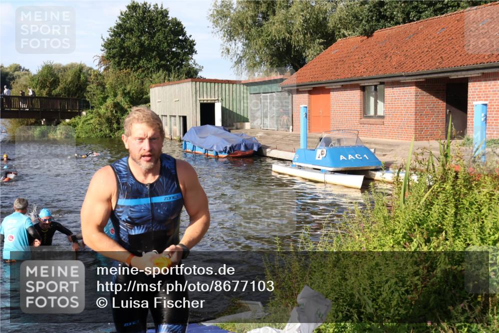 31.08.2025 - Elbe Triathlon Hamburg Luisa Fischer http://msf.ph/oto/8677103 31.08.2025 09:13:46 Schwimmen 611, 624, 631, 753 meine-sportfotos.de