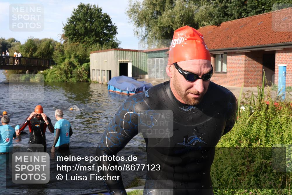 31.08.2025 - Elbe Triathlon Hamburg Luisa Fischer http://msf.ph/oto/8677123 31.08.2025 09:14:03 Schwimmen 563, 608, 695 meine-sportfotos.de