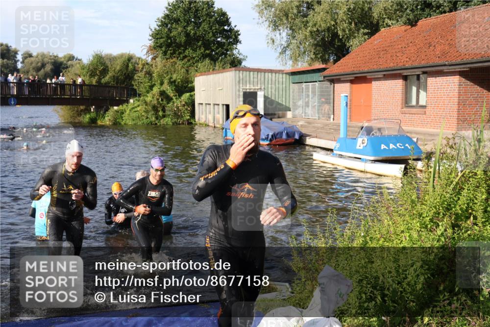 31.08.2025 - Elbe Triathlon Hamburg Luisa Fischer http://msf.ph/oto/8677158 31.08.2025 09:14:18 Schwimmen 597, 601, 638, 659 meine-sportfotos.de