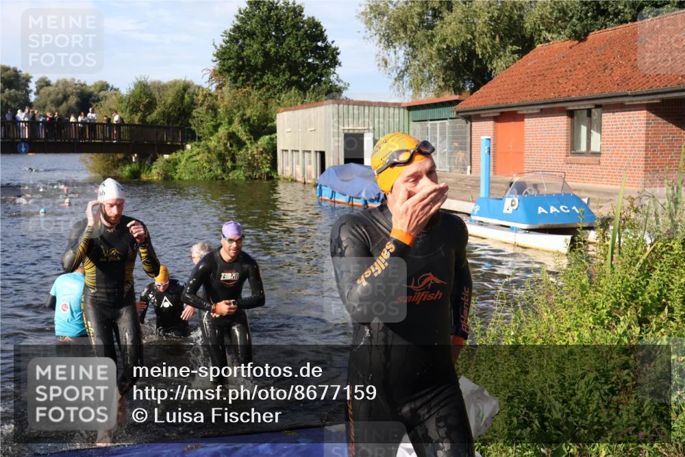 31.08.2025 - Elbe Triathlon Hamburg Luisa Fischer http://msf.ph/oto/8677159 31.08.2025 09:14:19 Schwimmen 597, 601, 638, 659 meine-sportfotos.de