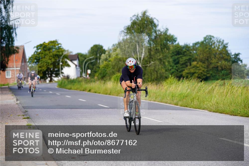 31.08.2025 - Elbe Triathlon Hamburg Michael Burmester http://msf.ph/oto/8677162 31.08.2025 10:27:31 Radfahren 665 meine-sportfotos.de