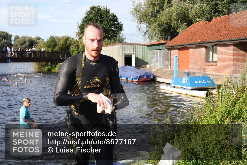 31.08.2025 - Elbe Triathlon Hamburg Luisa Fischer http://msf.ph/oto/8677167 31.08.2025 09:14:20 Schwimmen 597, 601, 638, 659 meine-sportfotos.de