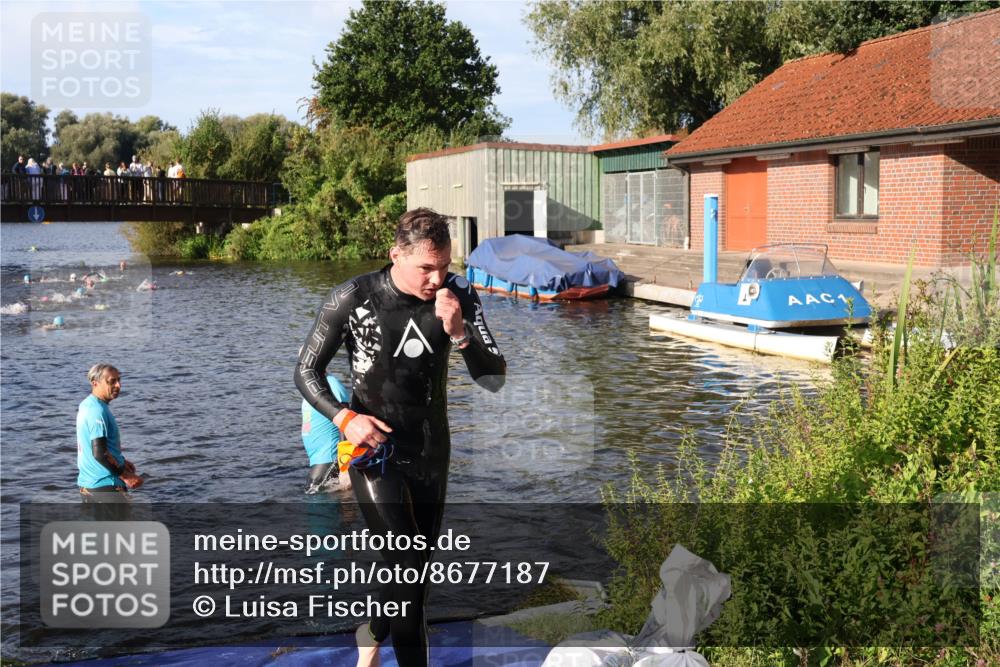 31.08.2025 - Elbe Triathlon Hamburg Luisa Fischer http://msf.ph/oto/8677187 31.08.2025 09:14:25 Schwimmen 601 meine-sportfotos.de