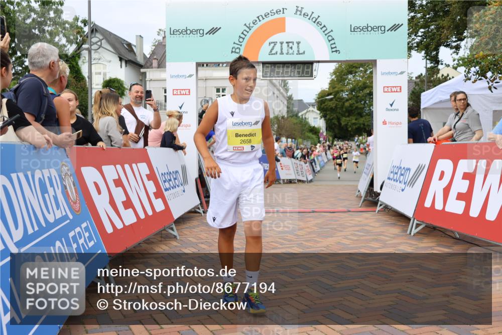 31.08.2025 - 21. Blankeneser Heldenlauf Strokosch-Dieckow http://msf.ph/oto/8677194 31.08.2025 10:33:07 Ziel 2104, 2122, 2433, 2658 meine-sportfotos.de