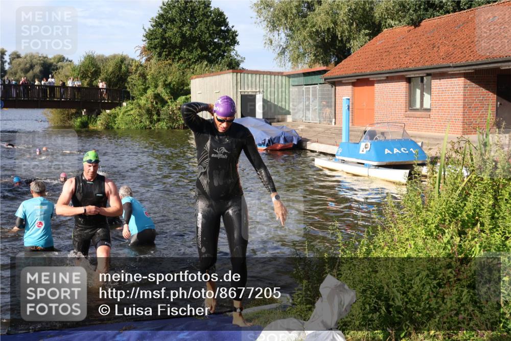 31.08.2025 - Elbe Triathlon Hamburg Luisa Fischer http://msf.ph/oto/8677205 31.08.2025 09:14:48 Schwimmen 427, 629, 715, 724, 746 meine-sportfotos.de