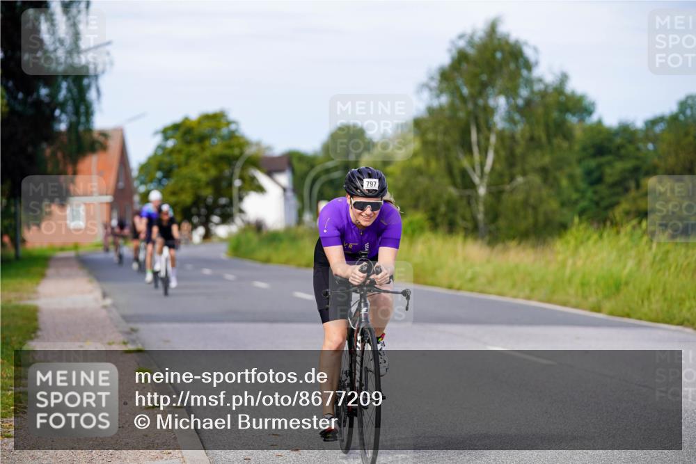 31.08.2025 - Elbe Triathlon Hamburg Michael Burmester http://msf.ph/oto/8677209 31.08.2025 10:27:45 Radfahren 401, 797, 941, 1057, 1098, 1148 meine-sportfotos.de
