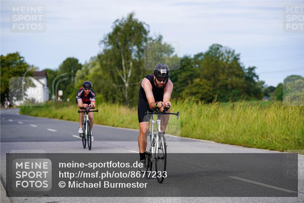 31.08.2025 - Elbe Triathlon Hamburg Michael Burmester http://msf.ph/oto/8677233 31.08.2025 10:27:50 Radfahren 401, 779, 1057, 1098, 1148 meine-sportfotos.de