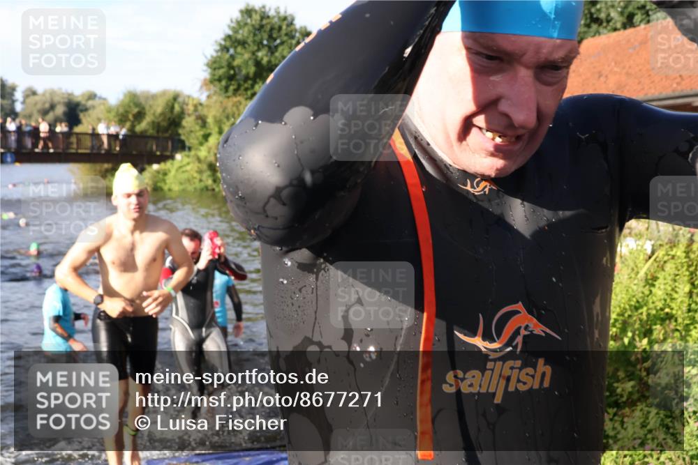 31.08.2025 - Elbe Triathlon Hamburg Luisa Fischer http://msf.ph/oto/8677271 31.08.2025 09:15:04 Schwimmen 466, 605, 610, 716, 728 meine-sportfotos.de