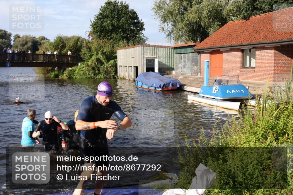 31.08.2025 - Elbe Triathlon Hamburg Luisa Fischer http://msf.ph/oto/8677292 31.08.2025 09:15:17 Schwimmen 419, 562, 567, 625, 660 meine-sportfotos.de