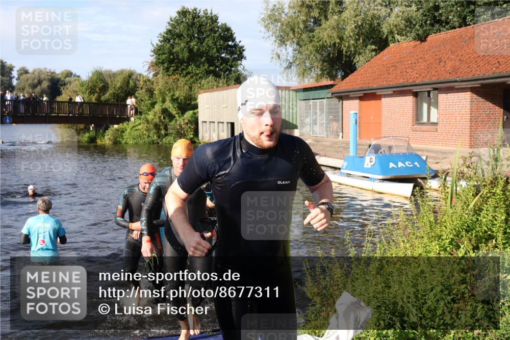 31.08.2025 - Elbe Triathlon Hamburg Luisa Fischer http://msf.ph/oto/8677311 31.08.2025 09:15:21 Schwimmen 419, 562, 567, 625, 660 meine-sportfotos.de
