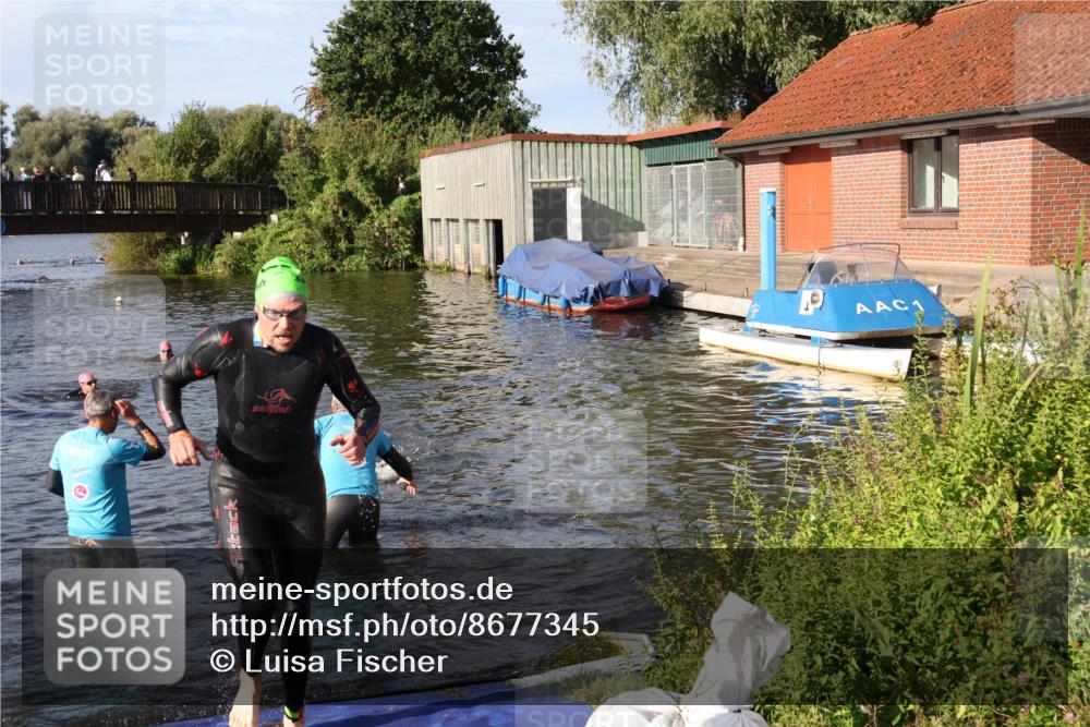 31.08.2025 - Elbe Triathlon Hamburg Luisa Fischer http://msf.ph/oto/8677345 31.08.2025 09:16:13 Schwimmen 678, 743 meine-sportfotos.de