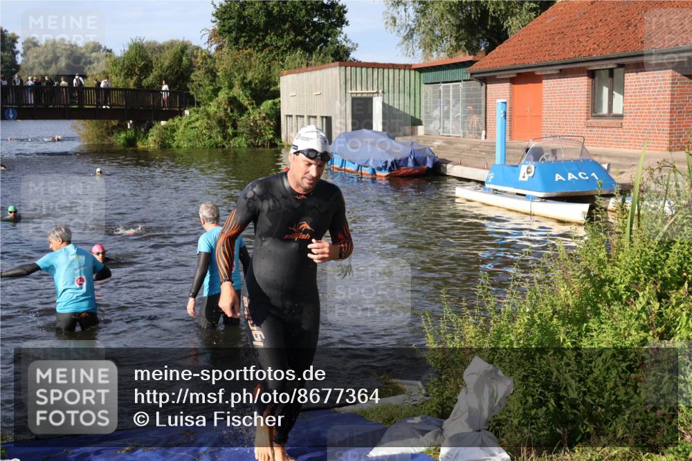 31.08.2025 - Elbe Triathlon Hamburg Luisa Fischer http://msf.ph/oto/8677364 31.08.2025 09:16:21 Schwimmen 590, 678 meine-sportfotos.de