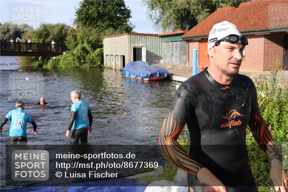31.08.2025 - Elbe Triathlon Hamburg Luisa Fischer http://msf.ph/oto/8677369 31.08.2025 09:16:22 Schwimmen 590, 678 meine-sportfotos.de