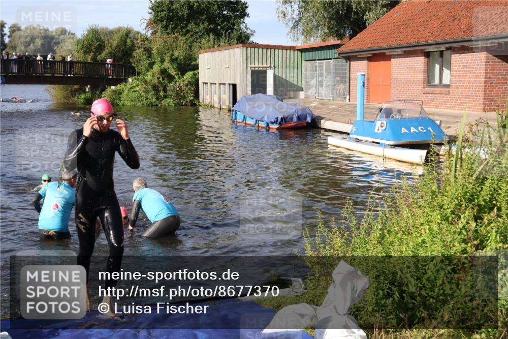 31.08.2025 - Elbe Triathlon Hamburg Luisa Fischer http://msf.ph/oto/8677370 31.08.2025 09:16:31 Schwimmen 590, 599, 606 meine-sportfotos.de