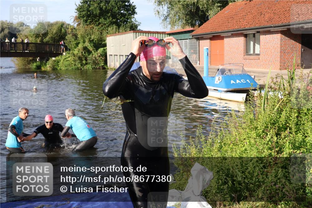 31.08.2025 - Elbe Triathlon Hamburg Luisa Fischer http://msf.ph/oto/8677380 31.08.2025 09:16:32 Schwimmen 590, 599, 606 meine-sportfotos.de