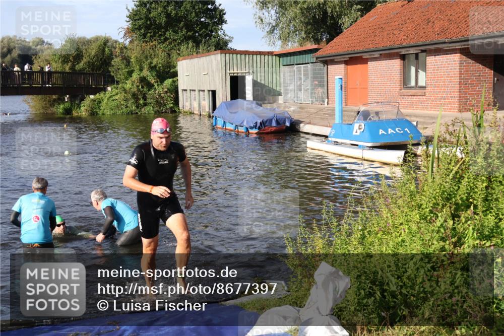 31.08.2025 - Elbe Triathlon Hamburg Luisa Fischer http://msf.ph/oto/8677397 31.08.2025 09:16:36 Schwimmen 599, 606 meine-sportfotos.de