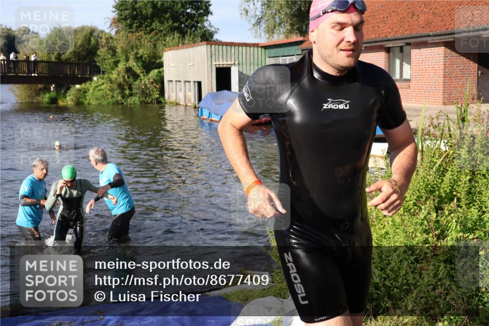 31.08.2025 - Elbe Triathlon Hamburg Luisa Fischer http://msf.ph/oto/8677409 31.08.2025 09:16:38 Schwimmen 599, 606 meine-sportfotos.de