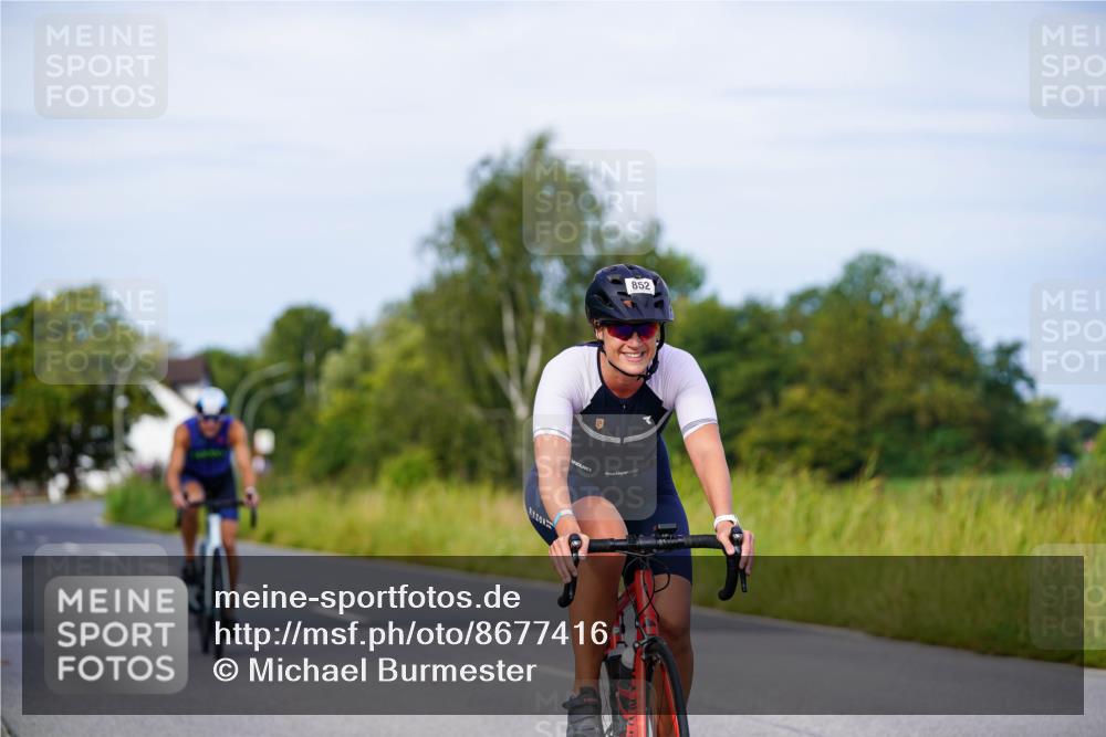 31.08.2025 - Elbe Triathlon Hamburg Michael Burmester http://msf.ph/oto/8677416 31.08.2025 10:28:47 Radfahren 701, 852, 991, 1219 meine-sportfotos.de