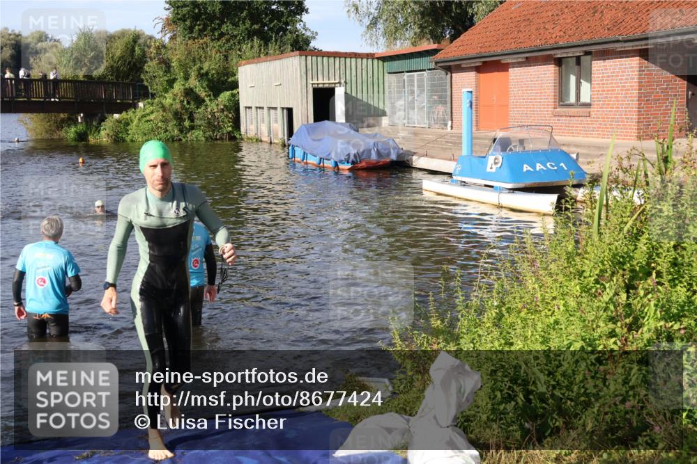 31.08.2025 - Elbe Triathlon Hamburg Luisa Fischer http://msf.ph/oto/8677424 31.08.2025 09:16:41 Schwimmen 599, 606 meine-sportfotos.de