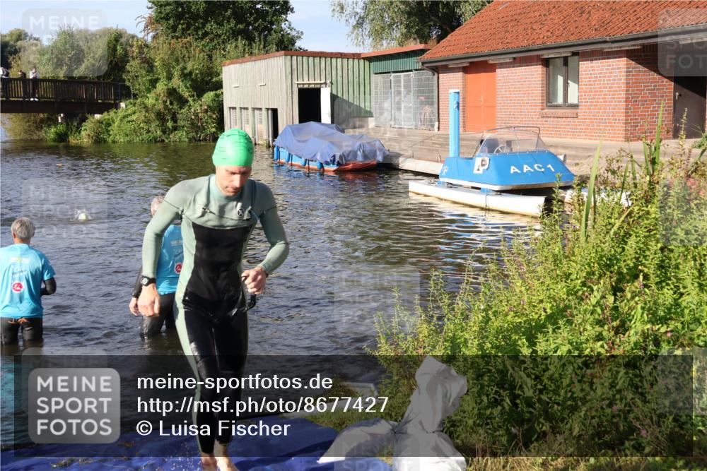 31.08.2025 - Elbe Triathlon Hamburg Luisa Fischer http://msf.ph/oto/8677427 31.08.2025 09:16:41 Schwimmen 599, 606 meine-sportfotos.de