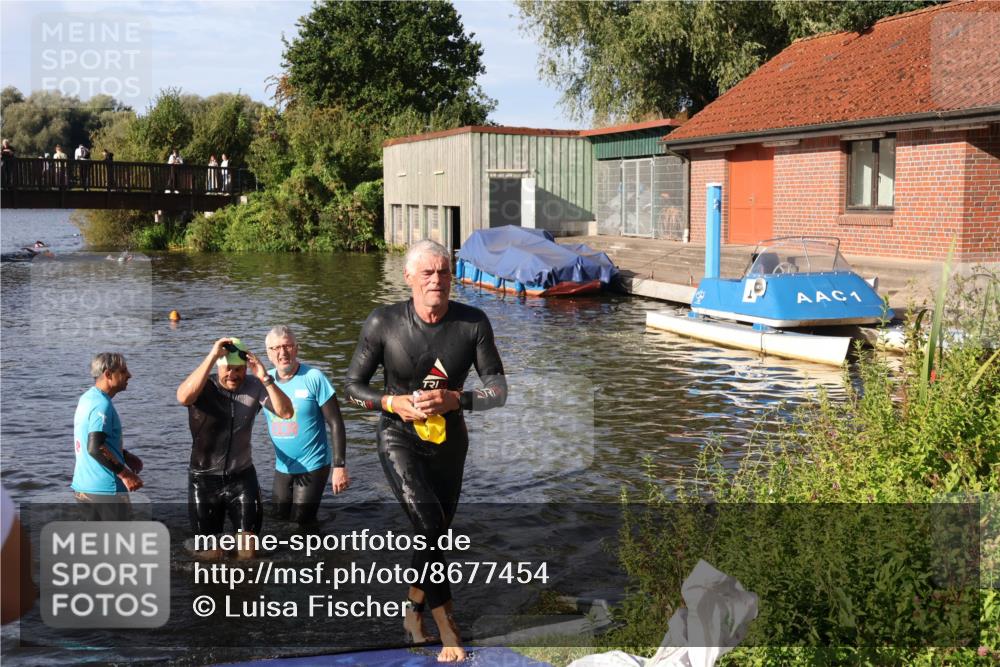 31.08.2025 - Elbe Triathlon Hamburg Luisa Fischer http://msf.ph/oto/8677454 31.08.2025 09:16:58 Schwimmen 569, 773 meine-sportfotos.de