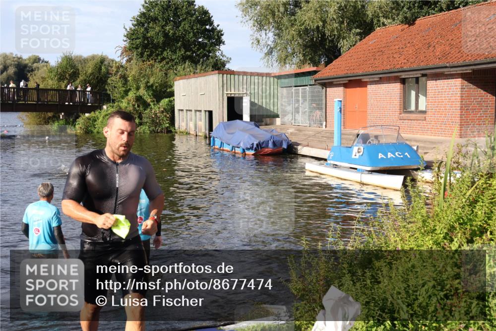 31.08.2025 - Elbe Triathlon Hamburg Luisa Fischer http://msf.ph/oto/8677474 31.08.2025 09:17:02 Schwimmen 569, 773 meine-sportfotos.de