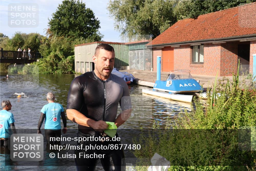 31.08.2025 - Elbe Triathlon Hamburg Luisa Fischer http://msf.ph/oto/8677480 31.08.2025 09:17:03 Schwimmen 569, 773 meine-sportfotos.de