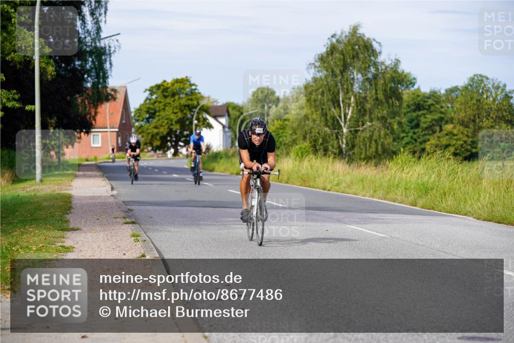 31.08.2025 - Elbe Triathlon Hamburg Michael Burmester http://msf.ph/oto/8677486 31.08.2025 10:29:25 Radfahren 667, 711, 837, 1183 meine-sportfotos.de
