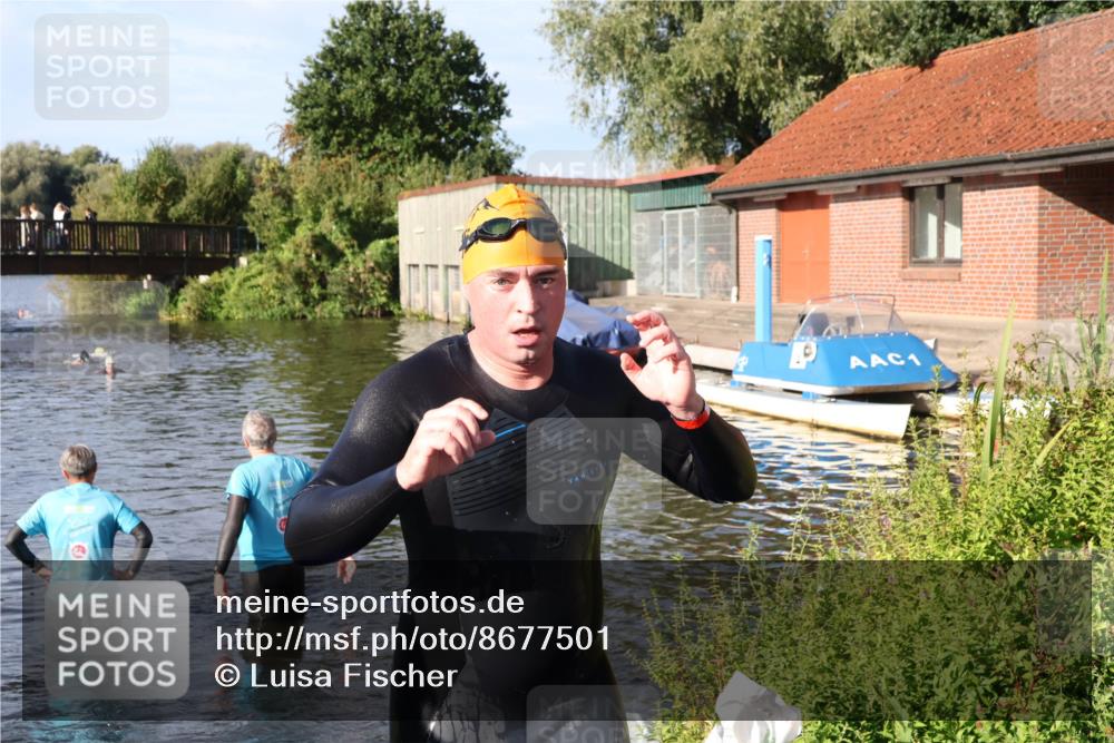 31.08.2025 - Elbe Triathlon Hamburg Luisa Fischer http://msf.ph/oto/8677501 31.08.2025 09:17:26 Schwimmen 609 meine-sportfotos.de